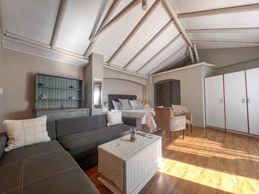 9 Bedroom Property for Sale in Myburgh Park Western Cape